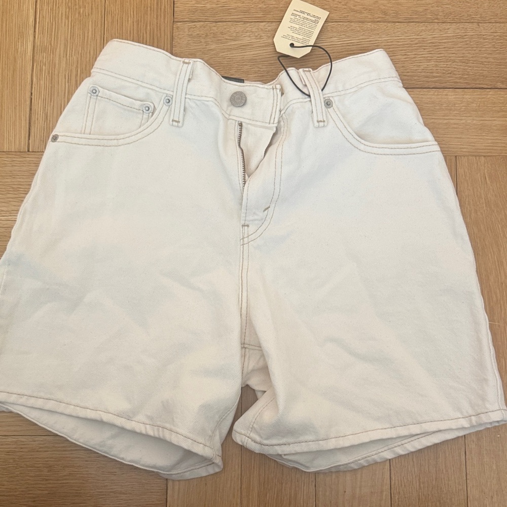 NWT Levi's High Rise Baggy Shorts